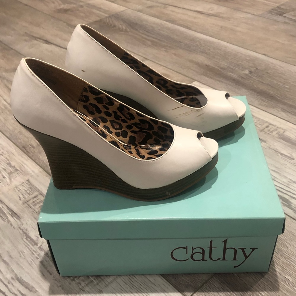 Cathy Jean Platform Peep-toe Pumps